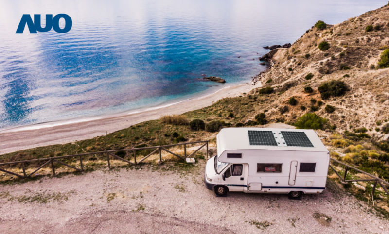 「可撓輕量化太陽光電板SunCurva」使用輕量特殊耐候型複合板取代傳統太陽能板的玻璃前板，不僅降低70%重量，每米平方僅3Kg；具有抗衝擊性能及通過電磁相容性測試，可應用於交通運輸工具，如露營車、遊艇等